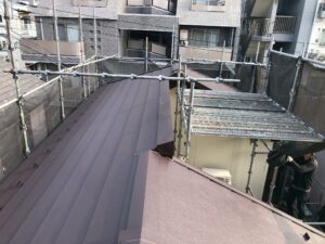 さいたま市中央区にて屋根修理〈コロニアル屋根をスーパーガルテクトでカバー工法〉 施工後