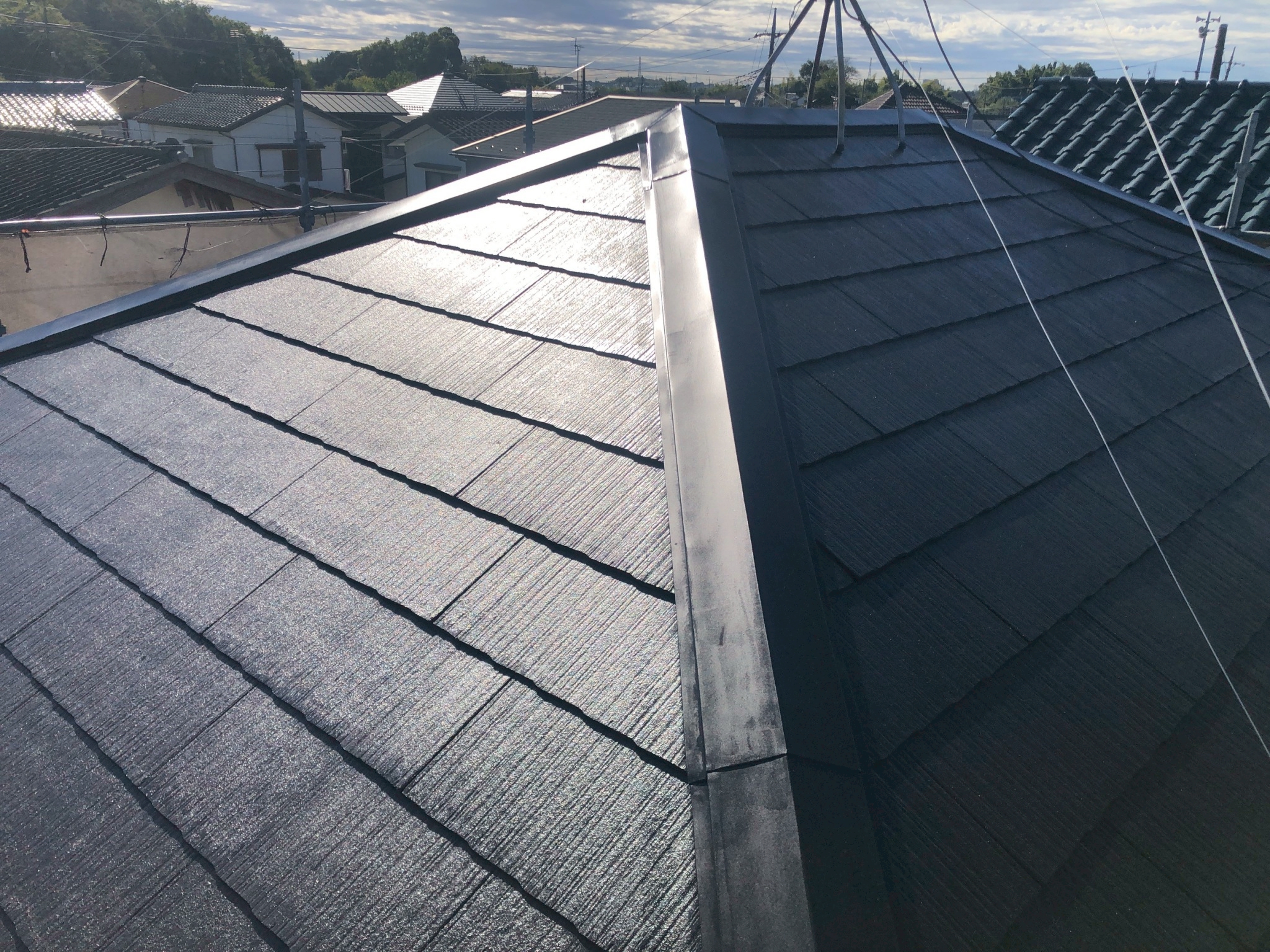 さいたま市西区にてコロニアル屋根ひび割れ補修・塗装工事 施工後